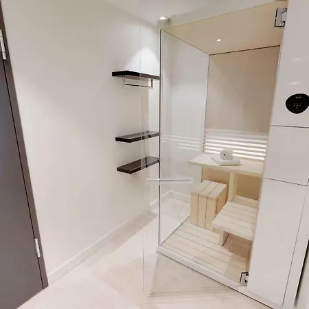 Apartament White Pearl 1.06 *